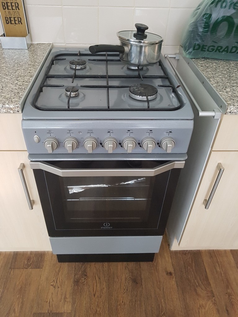Indesit gas cooker for sale in Guildford, Surrey Gumtree
