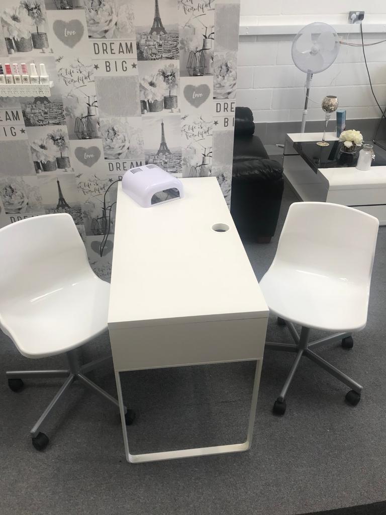 Ikea desk/ nail bar and two chairs only little use in Basingstoke