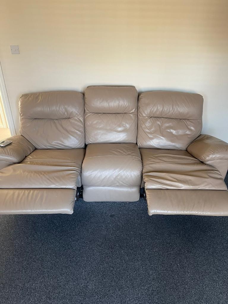 3 Piece Electric Leather Recliner Sofa Set | in Kirkcaldy, Fife | Gumtree
