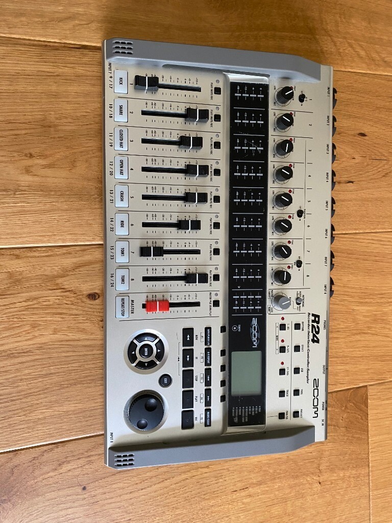 Zoom R24 Multitrack Recorder Audio Interface Mixer in Dulwich, London