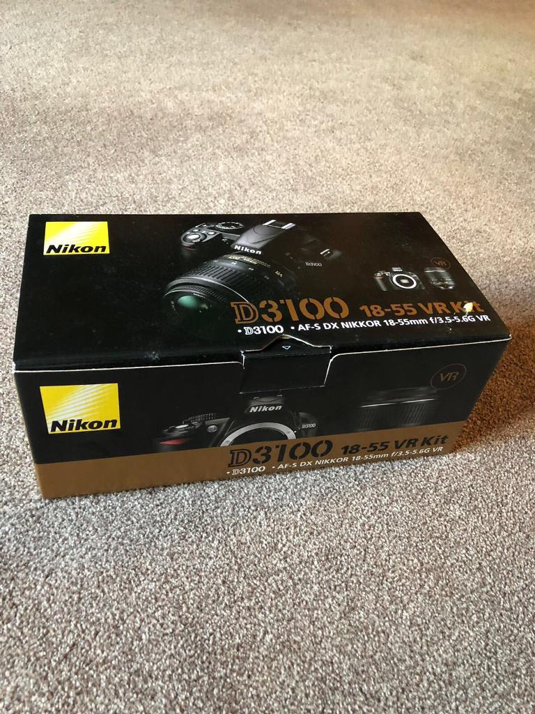 Nikon d3100 and kit lens for parts and scraps in Norwich, Norfolk