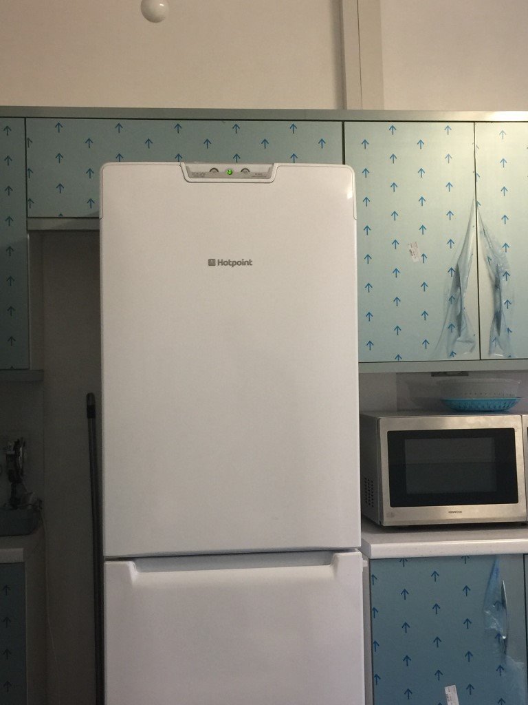 Hotpoint FF187E Fridge freezer Frost Free in Keighley, West Yorkshire