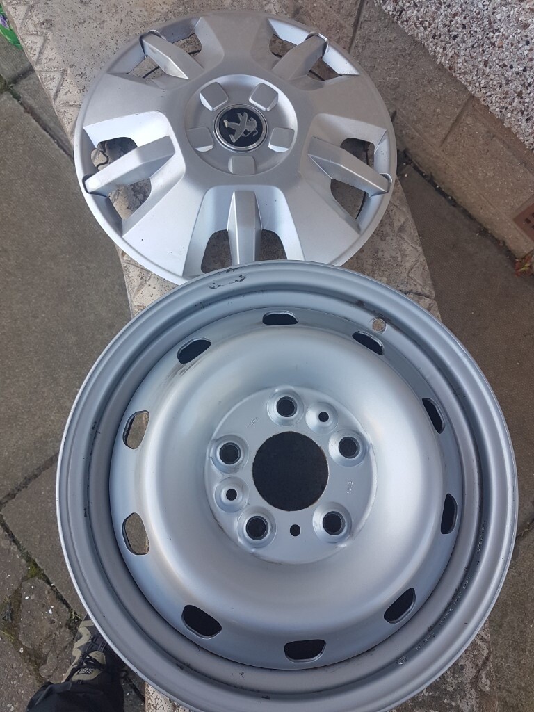 Peugeot Boxer/Fiat/Citroen, 15 inch Wheel Rims + Peugeot Wheel Trims x 4 in Carnoustie, Angus