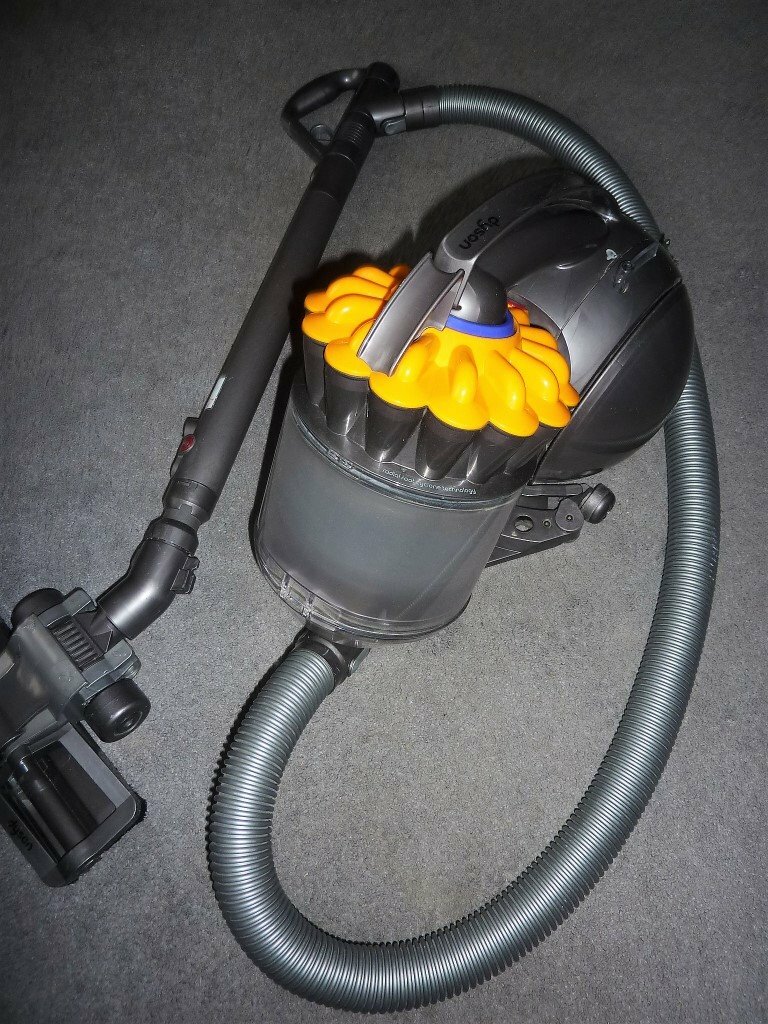 Dyson Ball Cylinder Bagless Vacuum Cleaner Hoover in Sutton, London