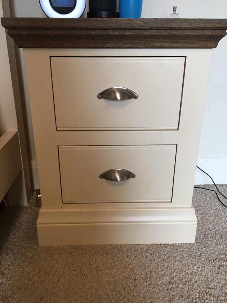 Bedside draws in Southside, Glasgow Gumtree