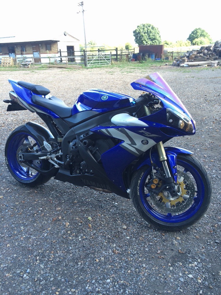 Yamaha r1 twin pipe Big Bang shape 2004