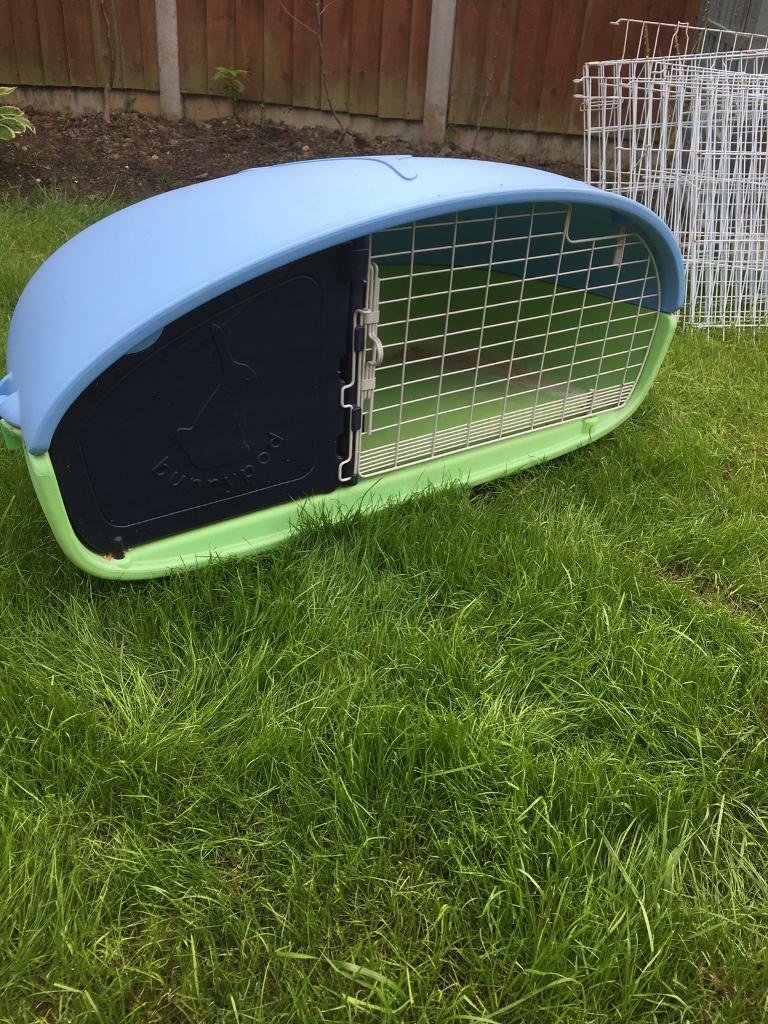 Bunny pod - plastic rabbit/ guinea pig hutch. | in Ingleby Barwick