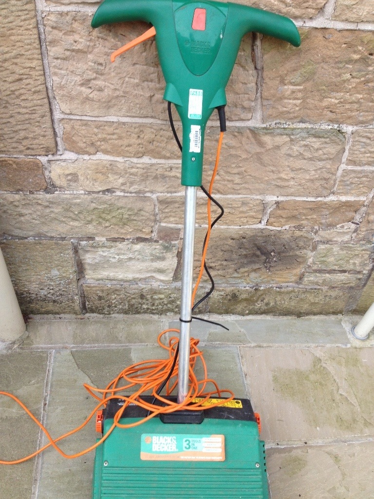 Black & Decker Electric Lawn Rake Scarifier in Jedburgh, Scottish