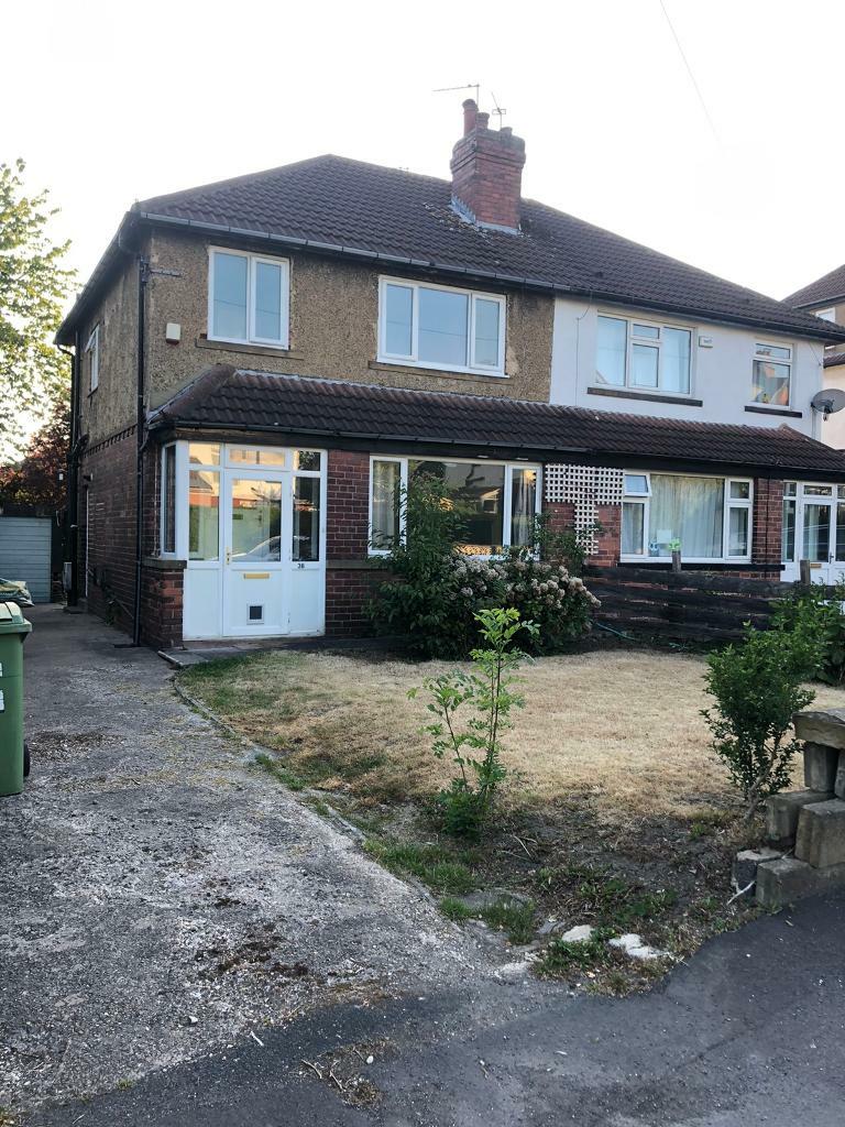 Lovely 3 Bedroom Semi detached home for rent situated in Roundhay in