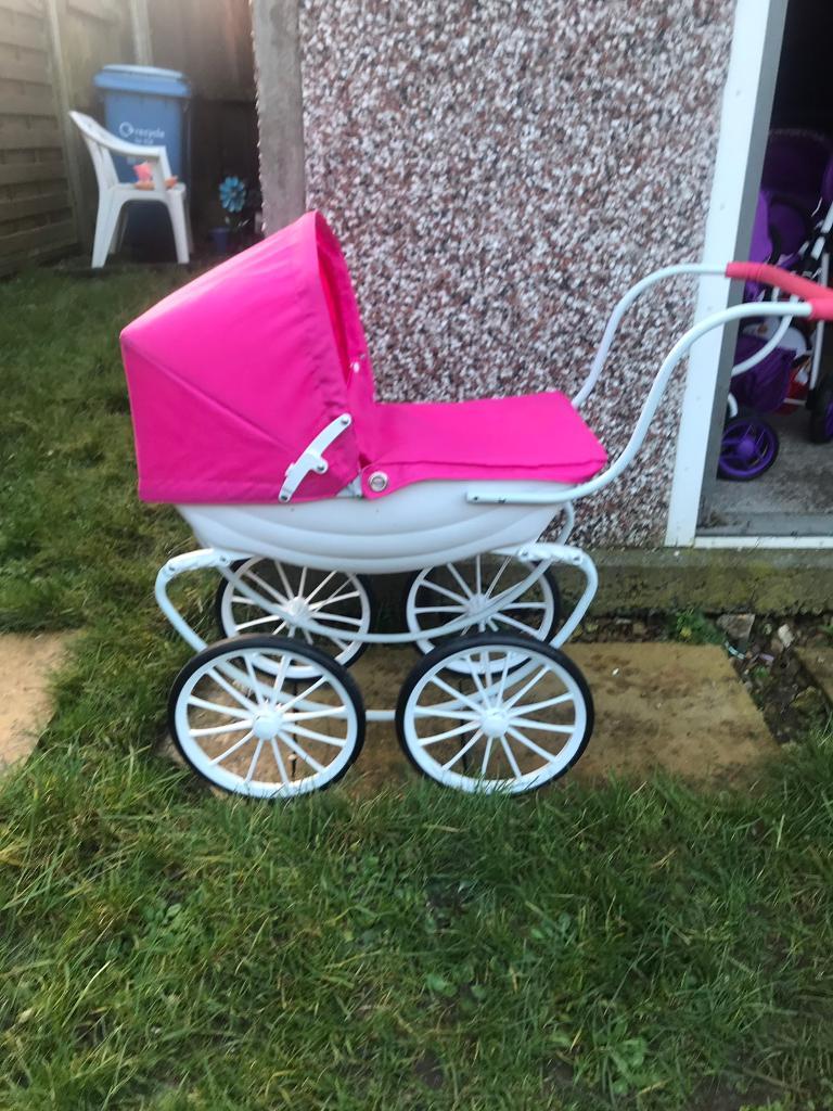 Little girls pram in Hull, East Yorkshire Gumtree
