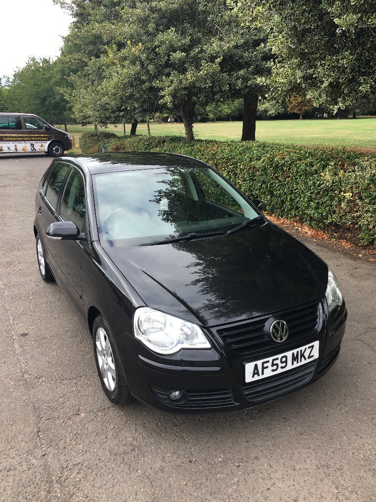 Volkswagen polo black