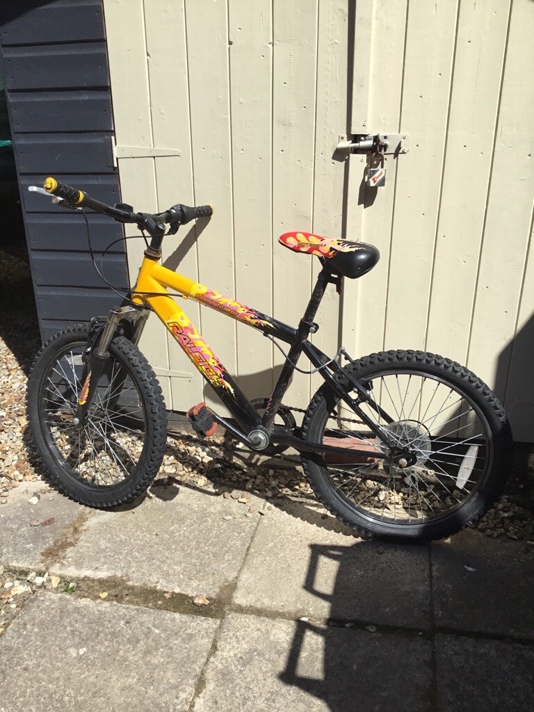 Kids Raleigh Hotrod bike for 810 year old in Clydebank, West
