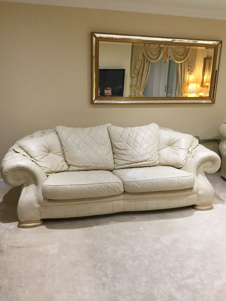 Genuine pendragon leather 3 seater sofa and 2 seater sofa in cream in Goole, East Yorkshire