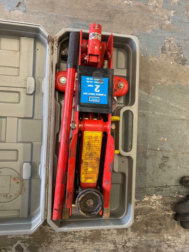 Trolley jack 2t in Chadderton, Manchester Gumtree