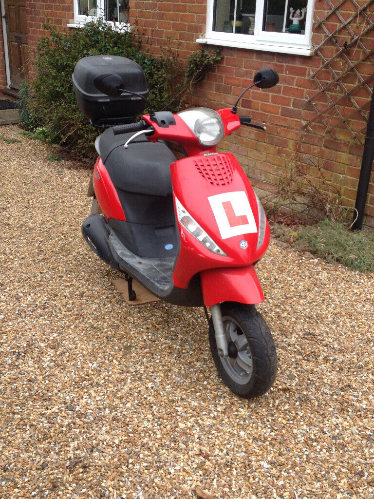 Piaggio Zip 125 2004 Scooter with top box and cover | in Salisbury ...