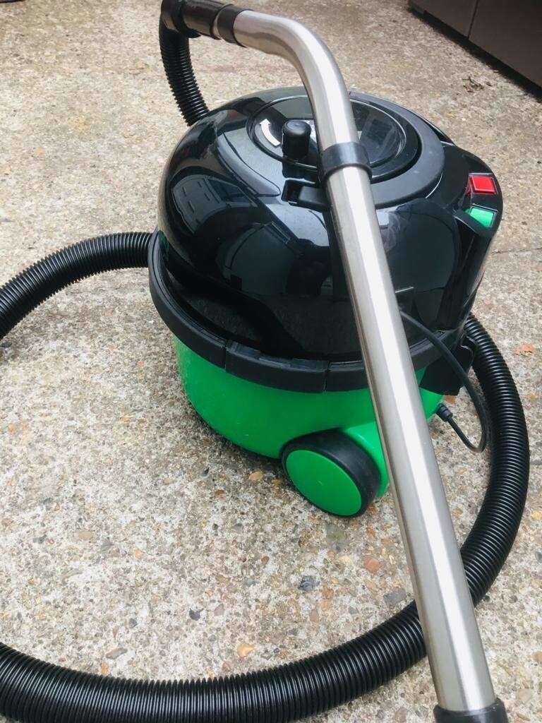 **HARRY**HOOVER**VACUUM CLEANER**FULLY WORKING**COLLECT\DELIVERY**NO