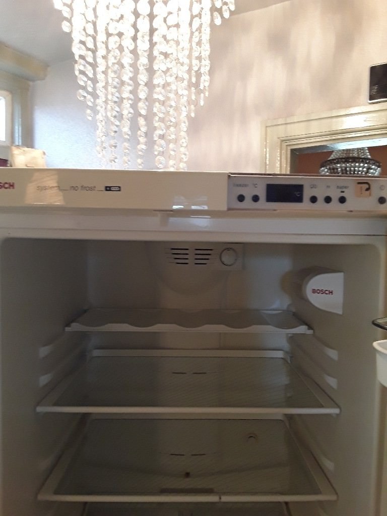 Bosch frost free upright fridge freezer in Leamington Spa