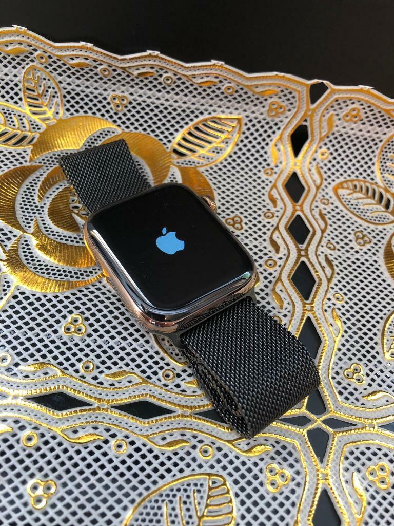 Apple Watch Series 4 GPS + Cellular 44mm gold stainless steel With Space Black Milanese loop