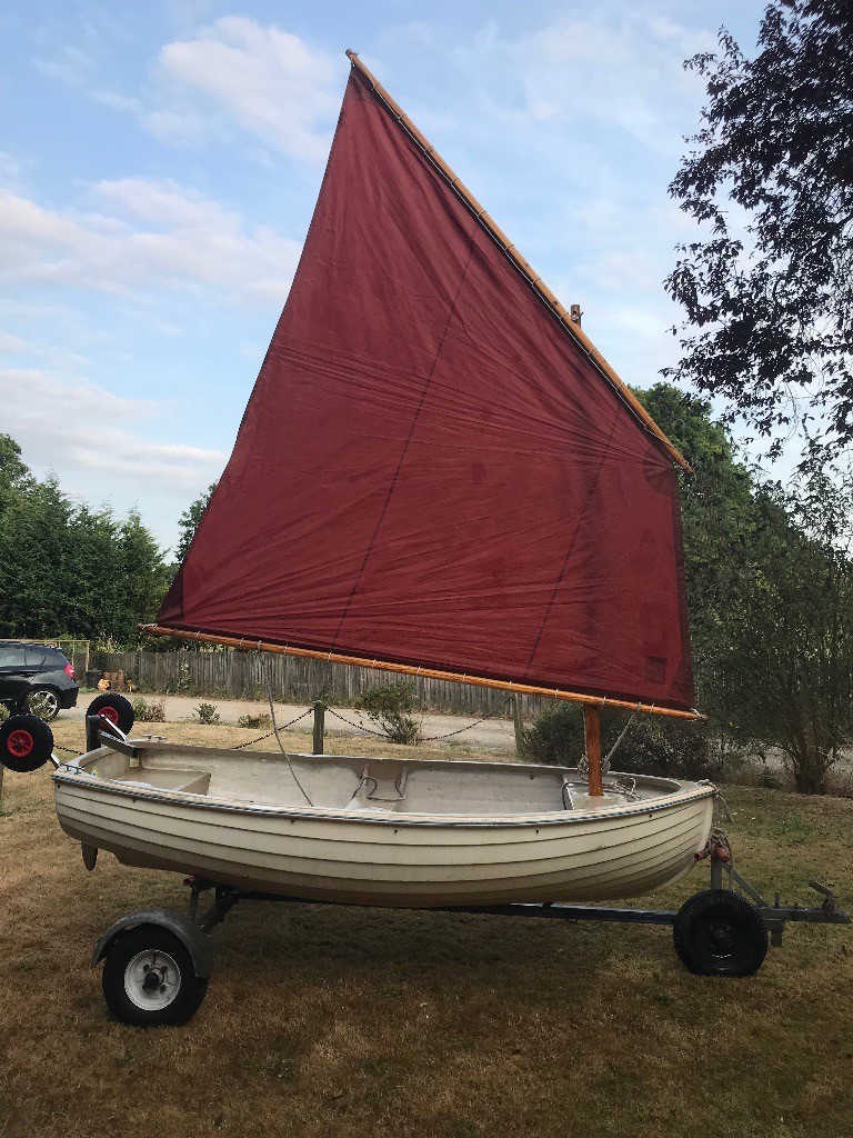 Landamore 9'6" Lug rig sailing Rowing Dinghy Tender in Christchurch
