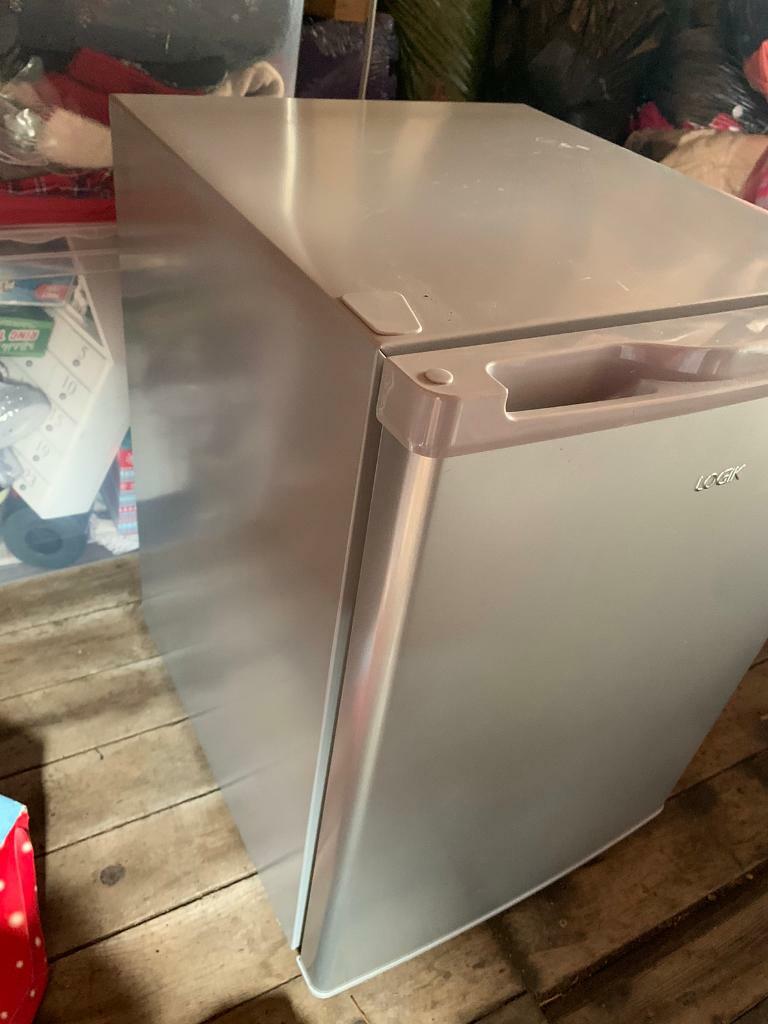 Table/Counter Top Fridge with small freezer in Borrowstounness