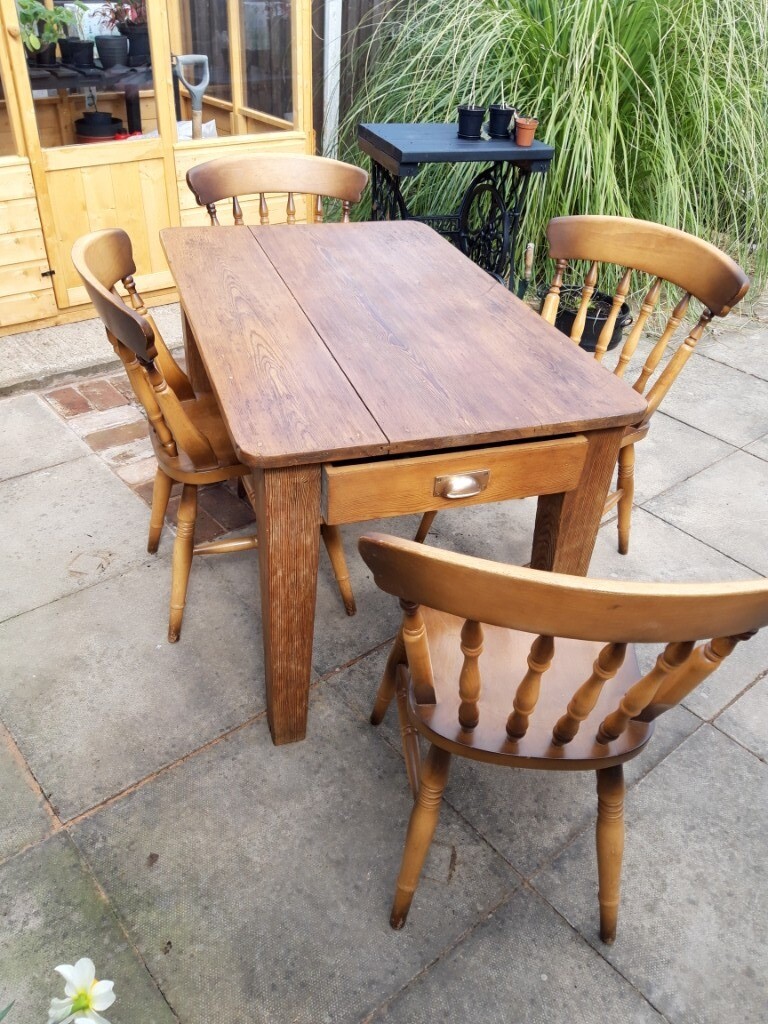 Victorian kitchen table & 4 chairs. in Long Eaton, Nottinghamshire
