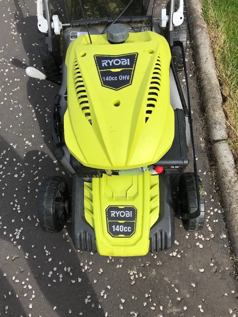 Ryobi 46cm 140cc OHV petrol lawnmower. 8 months old. in Bathgate