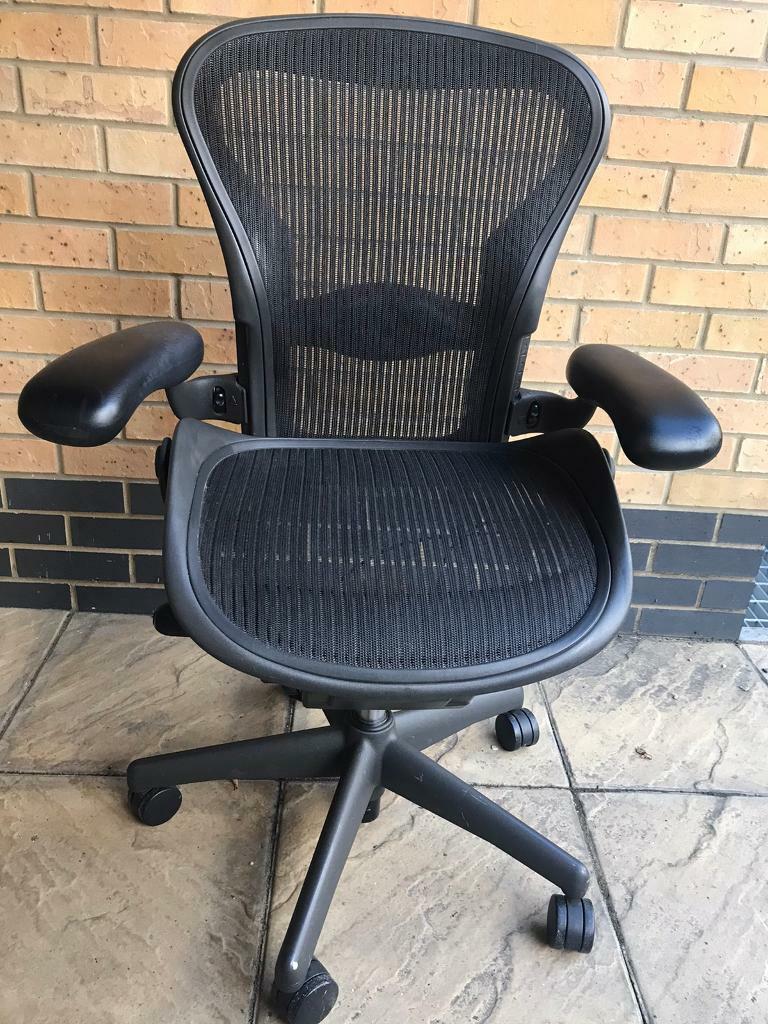 HERMAN MILLER AERON CHAIR SIZE B FULLY LOADED, in Isle of Dogs