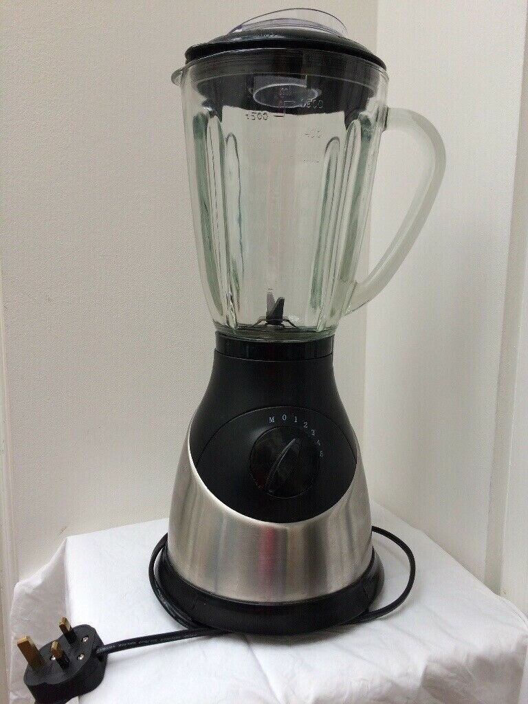 Blender Sainsbury's glass jug 5 speed 1600ml blender in Cobham