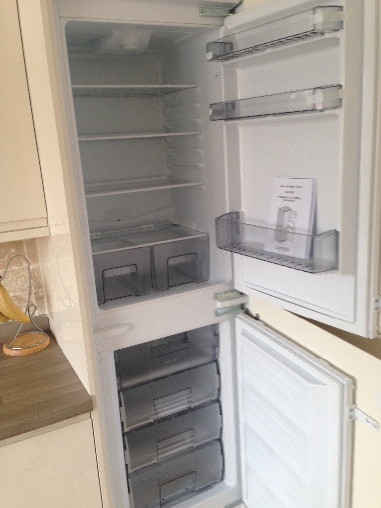 lamona 50 50 integrated frost free fridge freezer