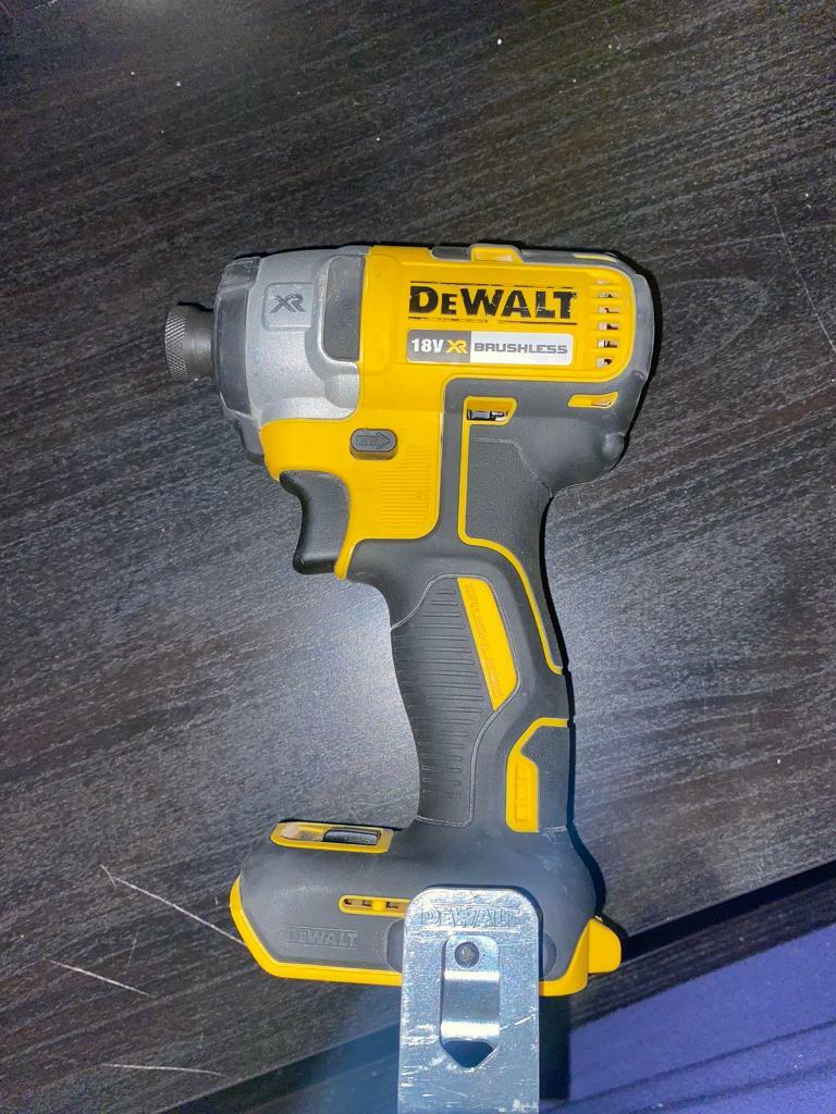Dewalt xr brushless impact driver DCF887 in Middlesbrough, North