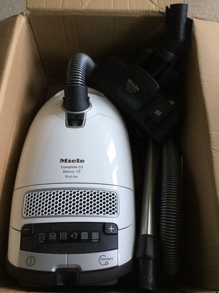 Nearly new Miele vacuum cleaner in Mirfield, West Yorkshire Gumtree