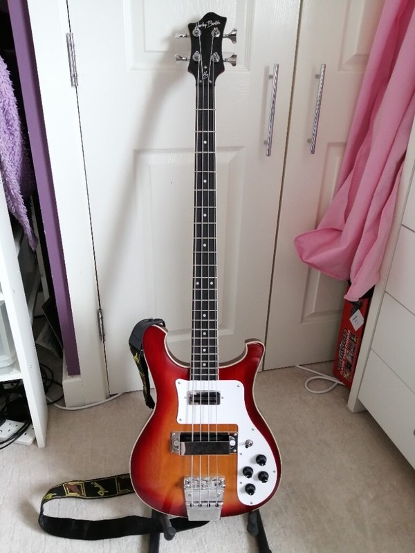 Harley Benton 5 String Fretless ElectroAcoustic Bass Guitar and Case