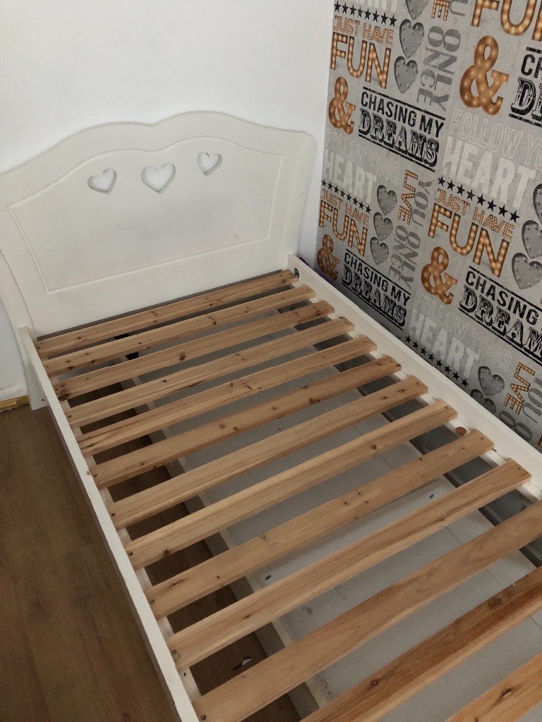 White single wooden love heart bed in Arnold, Nottinghamshire Gumtree