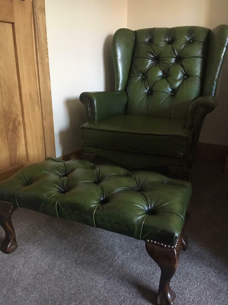 Beautiful Chesterfield Queen Anne Green Leather Chair & Matching