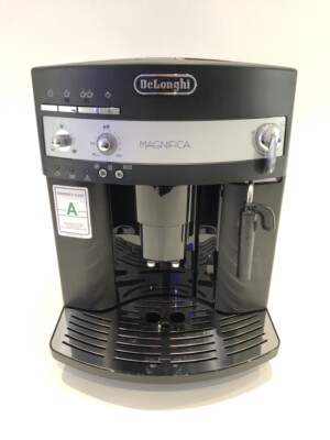 DeLonghi Magnifica ESAM 3000 Schwarz Kaffeevollautomat NEU OVP