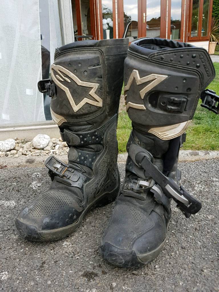 warm white light reindeer