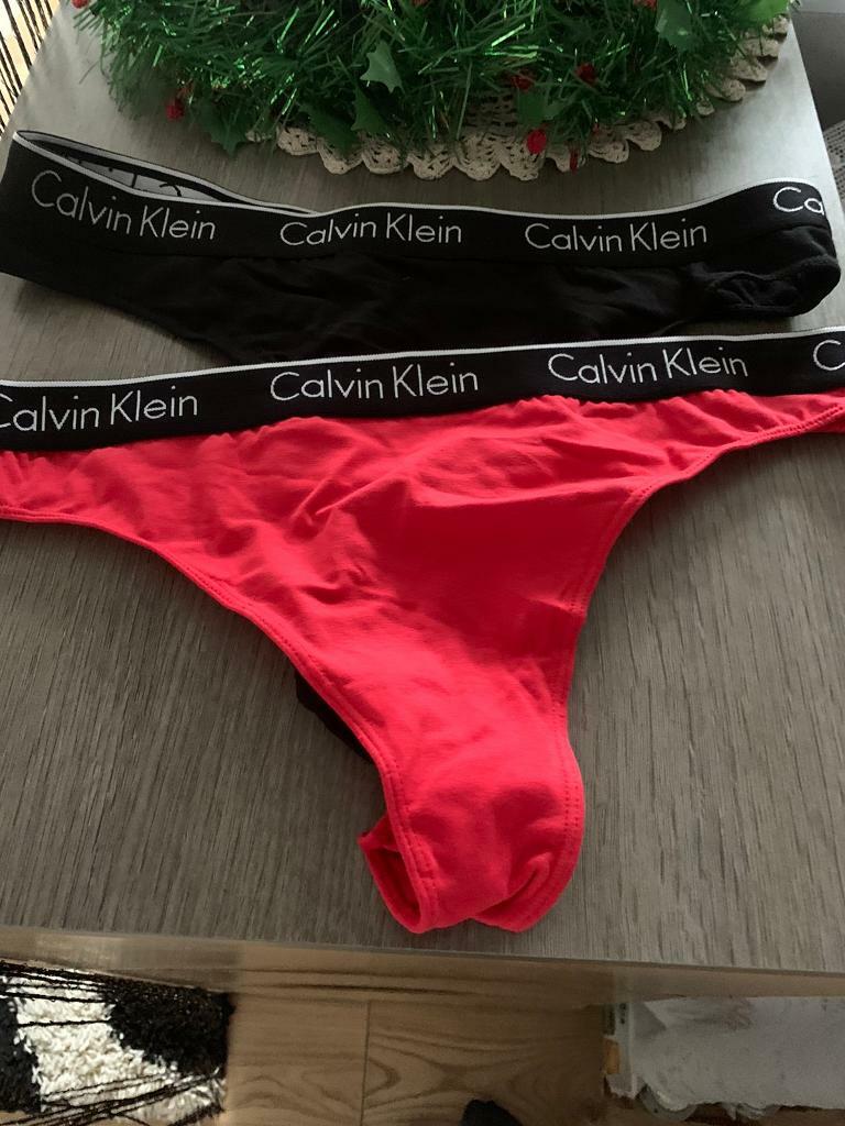 Calvin Klein thongs red and black XLLadies in Luton, Bedfordshire