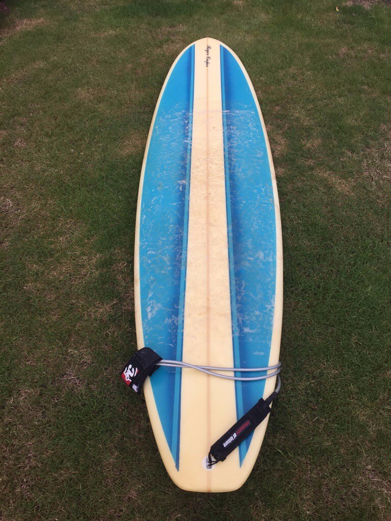 Custom Roger Cooper surfboard Mini Mal 7'8' 21 3/4" with fins leash and