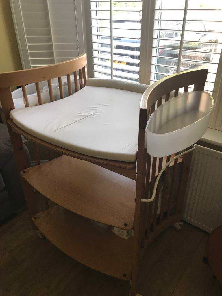 Stokke Sleepi Changing Table with mat and accessories in Woodley
