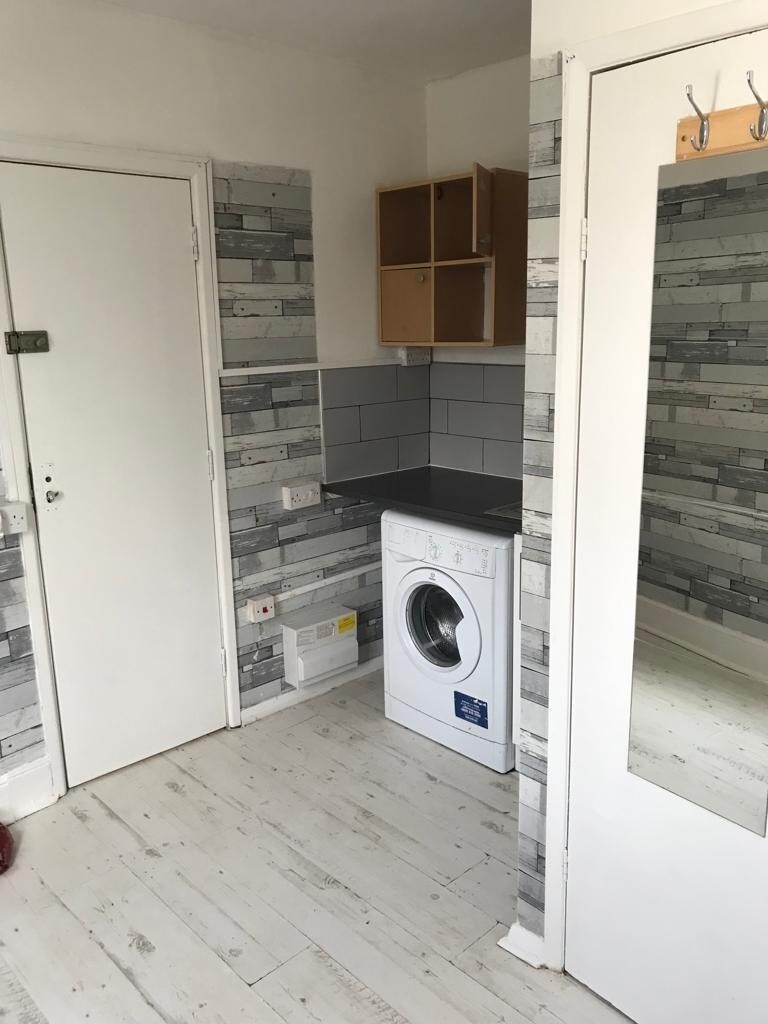 Studio Flat Tottenham FOR SALE INVESTMENT NO STAMP DUTY in