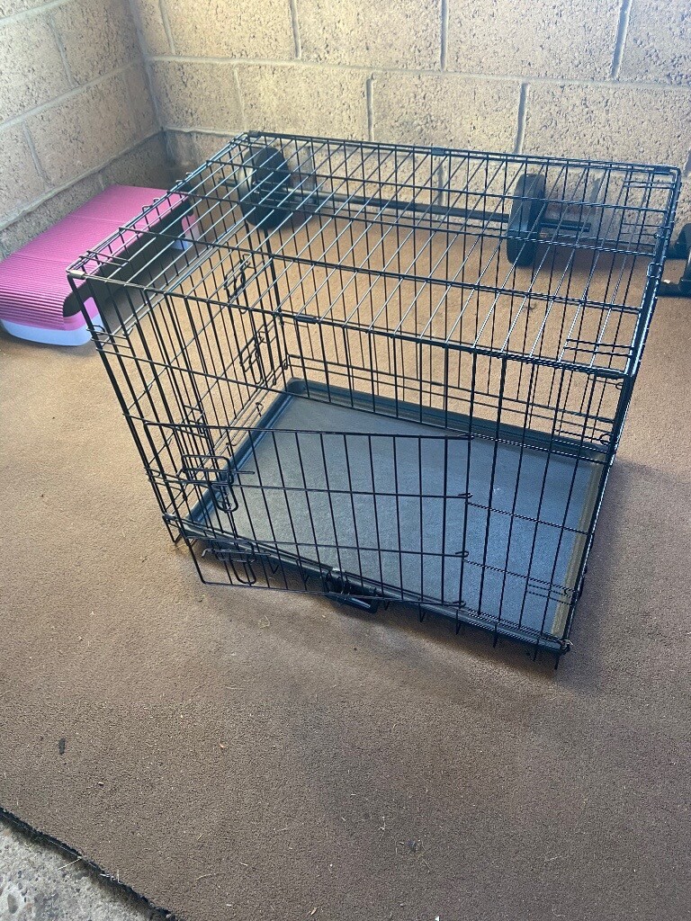 Puppy / dog Crate, Tray and cover nearly new in Carnoustie, Angus