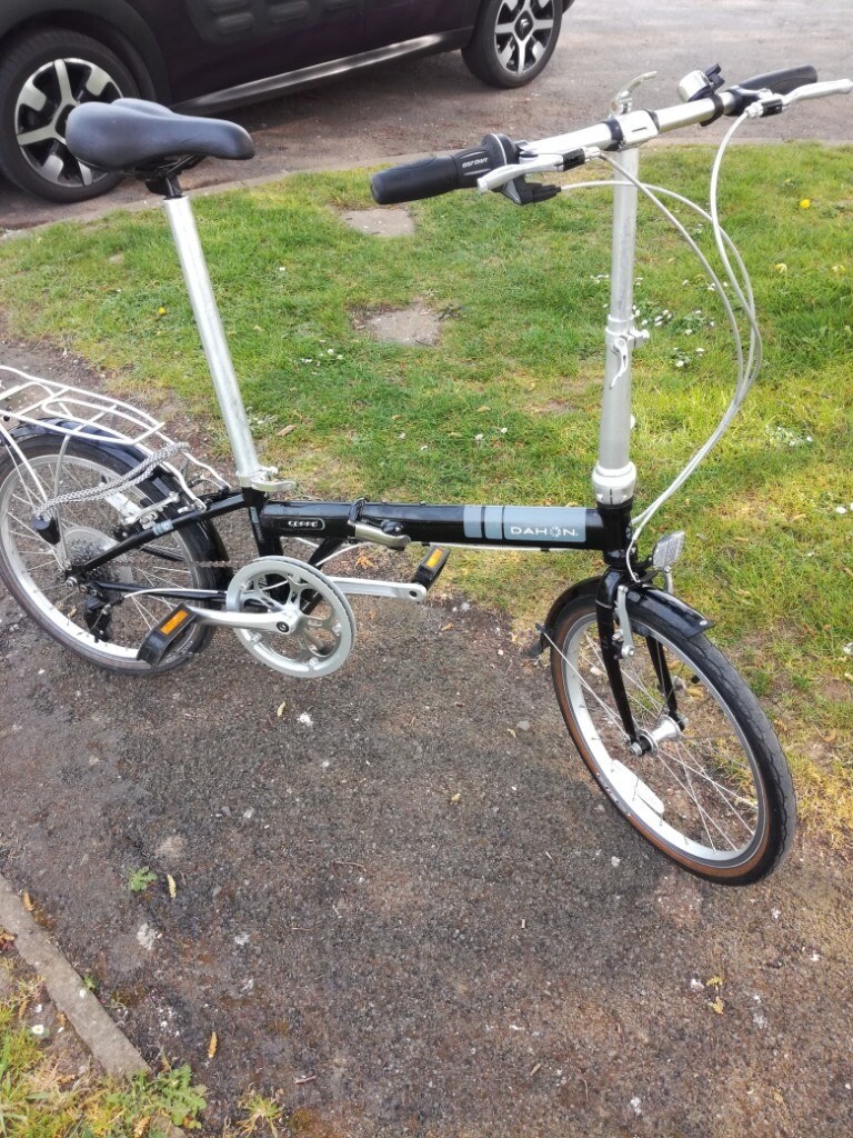Dahon chromoly 7 speed folding bike,ideal for commuting or holidays,in good working order.. in