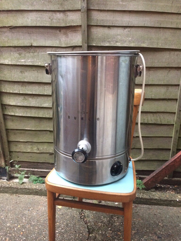 Baby Burco electric water boiler (kettle) 33L in Shepherds Bush