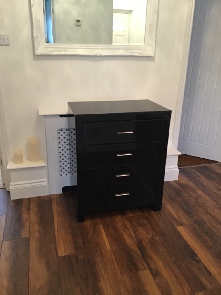 Black Mirrored Bevelled Edge Chest Of Drawers Paid Over 250 For