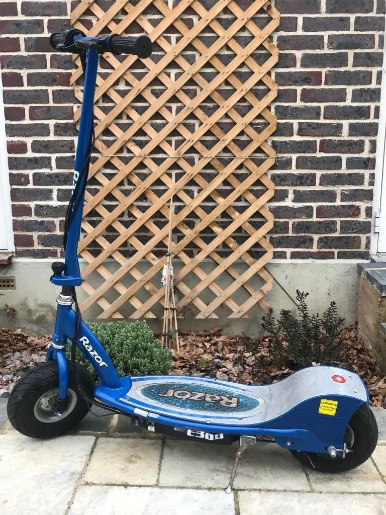 Razor E300 Electric Scooter in New Malden, London Gumtree