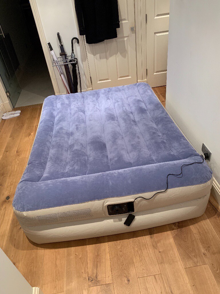 Intex Queen Deluxe Pillow Rest Raised Air Bed with Pump in Waterloo