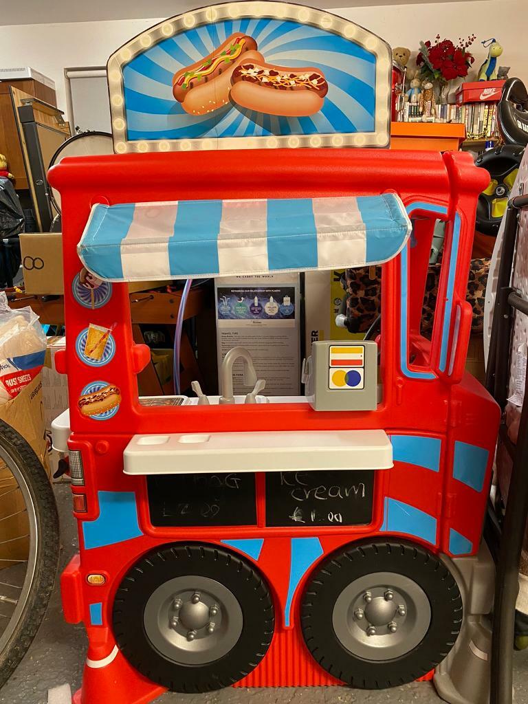 Little tikes 2in1 food truck kid toy in Motherwell, North