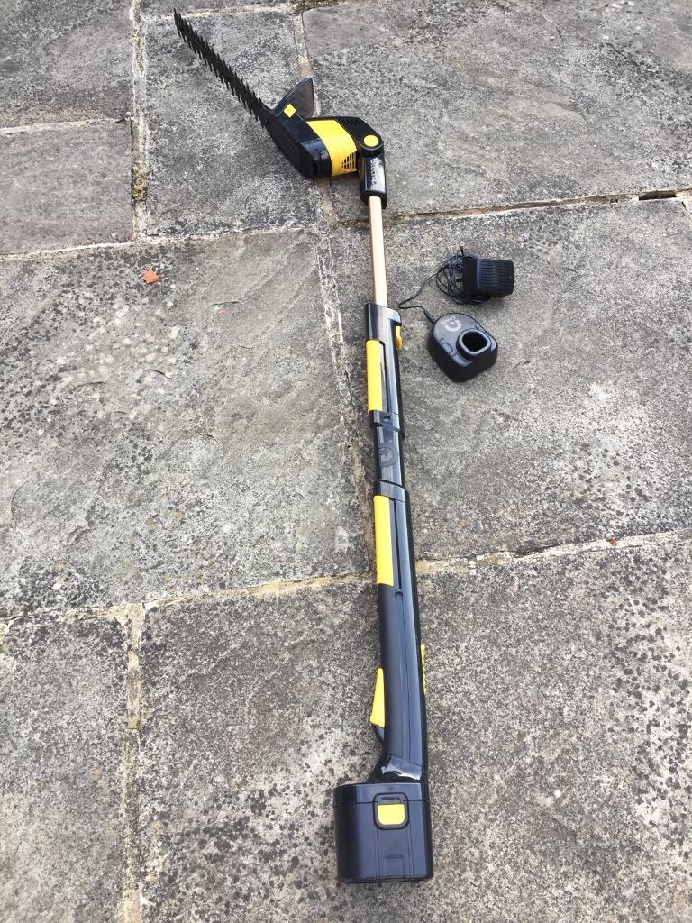 G tech cordless hedge trimmer model number ht04 in Locks Heath