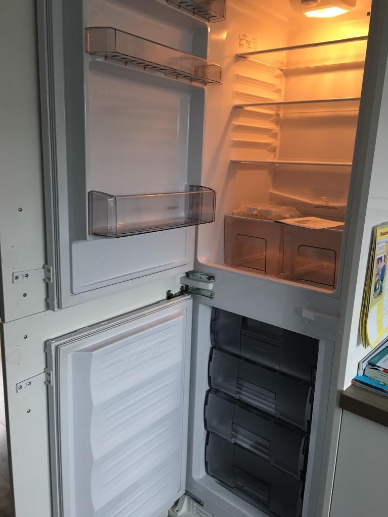 lamona 50 50 integrated frost free fridge freezer