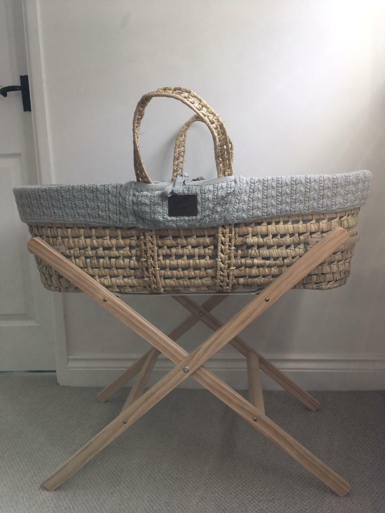 The Little Green Sheep Organic Knitted Moses Basket & Mattress and